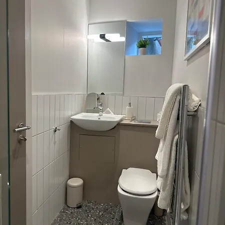 Alojamento de Acomodação e Pequeno-almoço Number One Townhouse *
